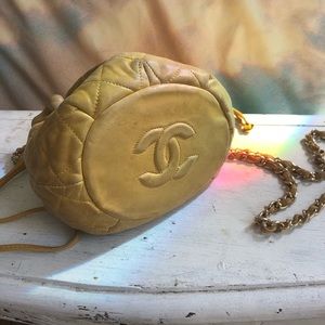 Vintage 80s Chanel gold chain cross body bag